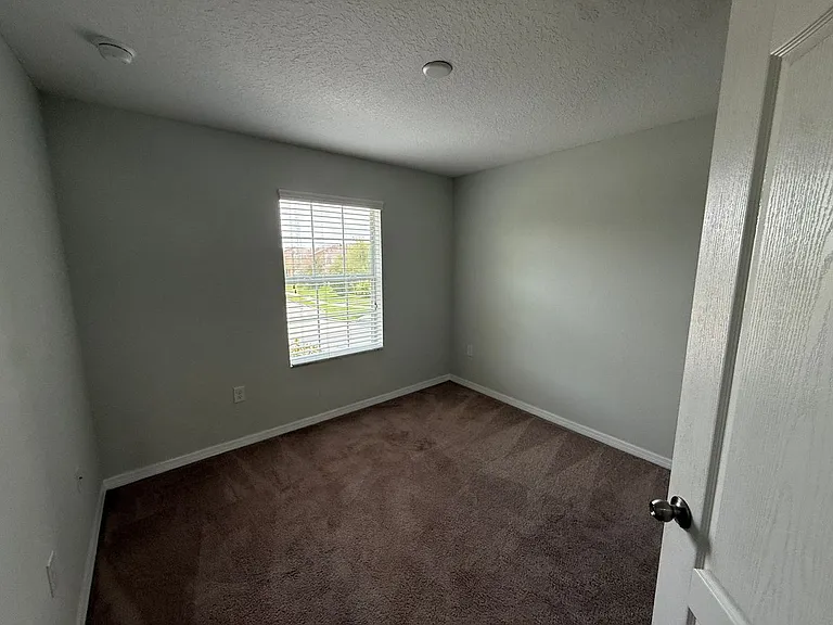 10769 Savannah Landing Cir — Photo 11