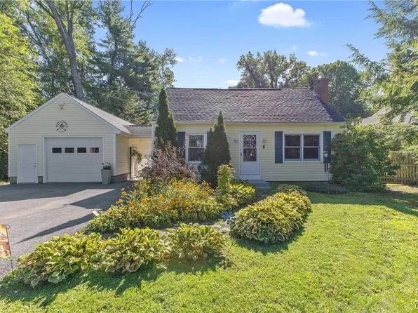 7512 Elmcrest Rd, Liverpool, NY 13090