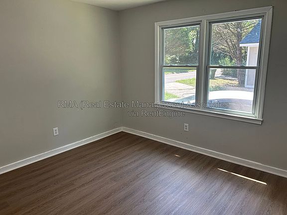 5th image of 523 E Central Ave