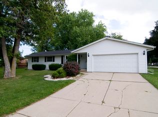 2051 Marlee Ln, Green Bay, WI 54304
