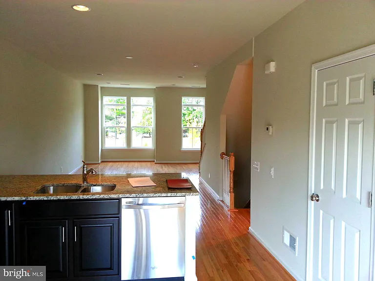 3100 Waterloo Ln — Photo 7