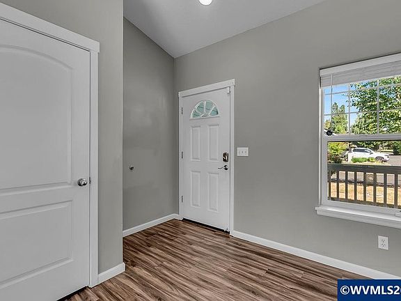 5th image of 433 S Main St