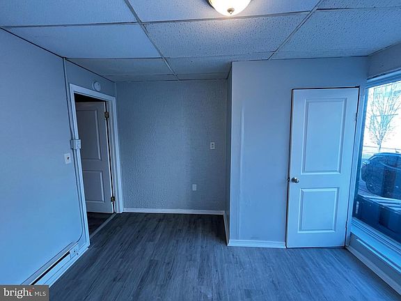 3rd image of 518 Franklin St