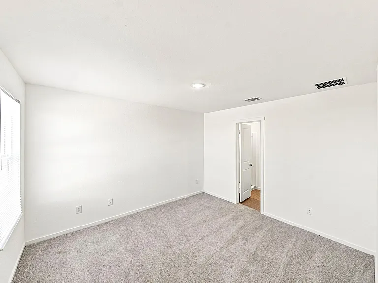 233 Pastar Fls — Photo 18