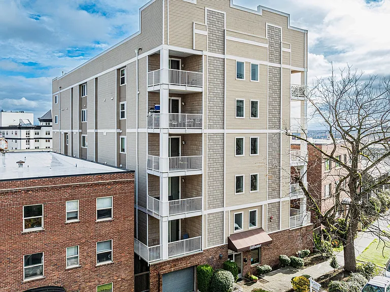 Stillwater Apartments — Photo 1