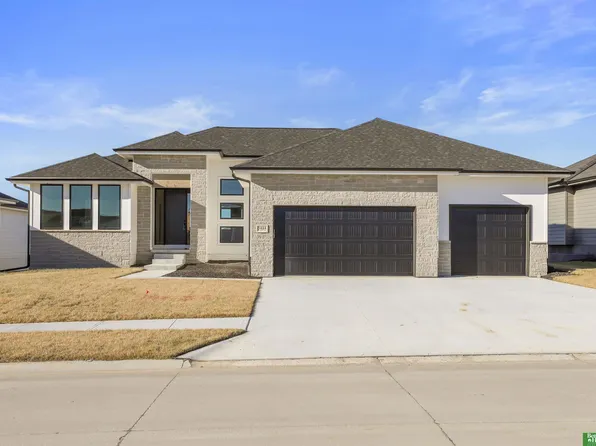 5444 N 212th St, Elkhorn, NE 68022