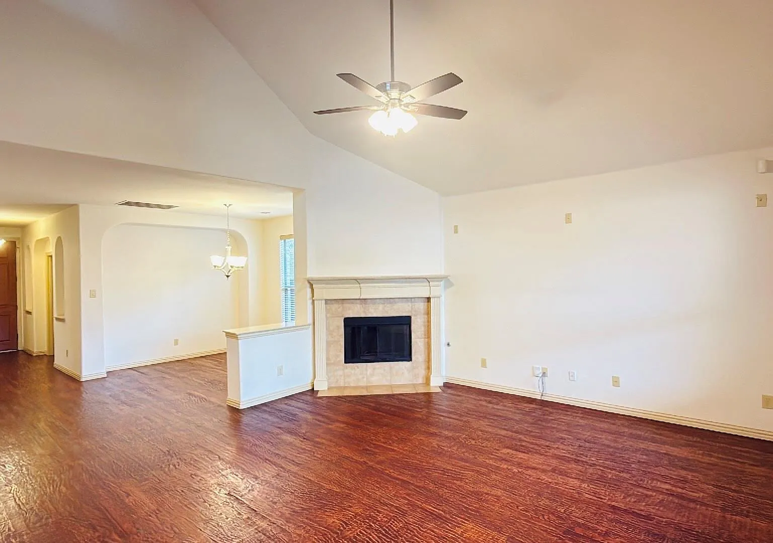 4 bed, 3264 sqft, $3,000 — Photo 4