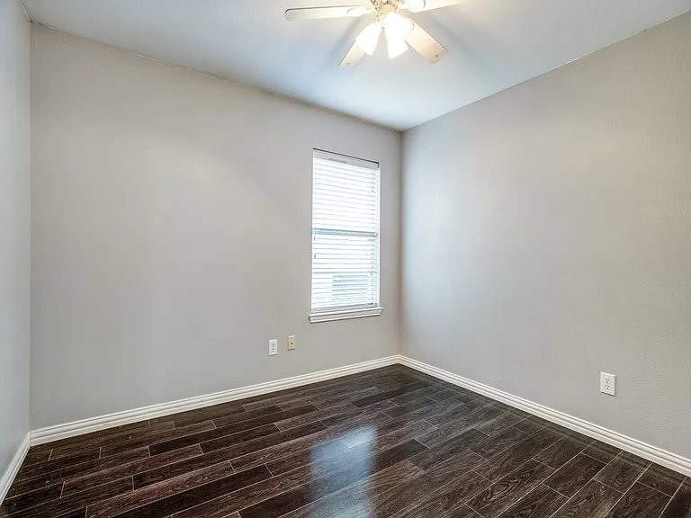 1213 Toledo Bend Dr — Photo 7