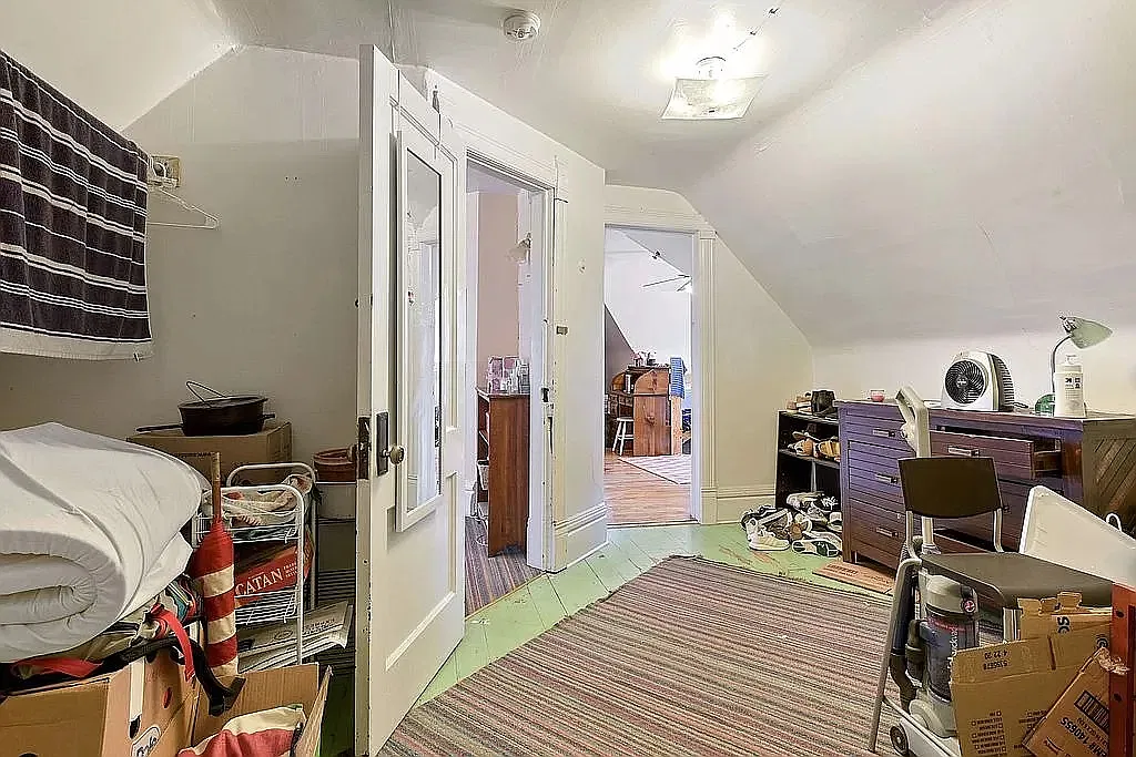 10 bed, $5,600 — Photo 4