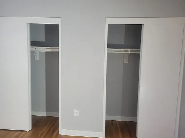 56 Manchester Ct #B — Photo 3