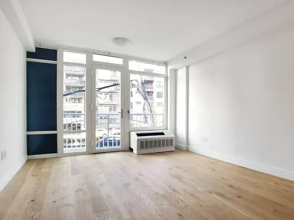 3440 Guider Avenue image 3 of 9