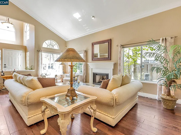 668 Sun Tree Ct — Photo 10