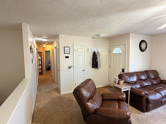 2nd image of 979 Highfield Ct