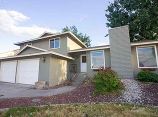 5925 W 17th Ave, Kennewick, WA 99338