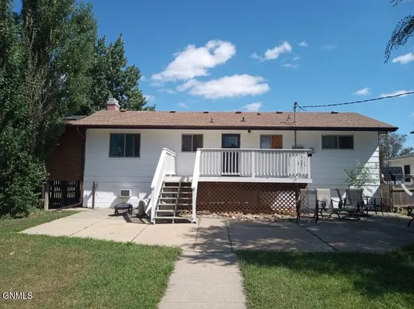 707 6th Ave W, Lemmon, SD 57638