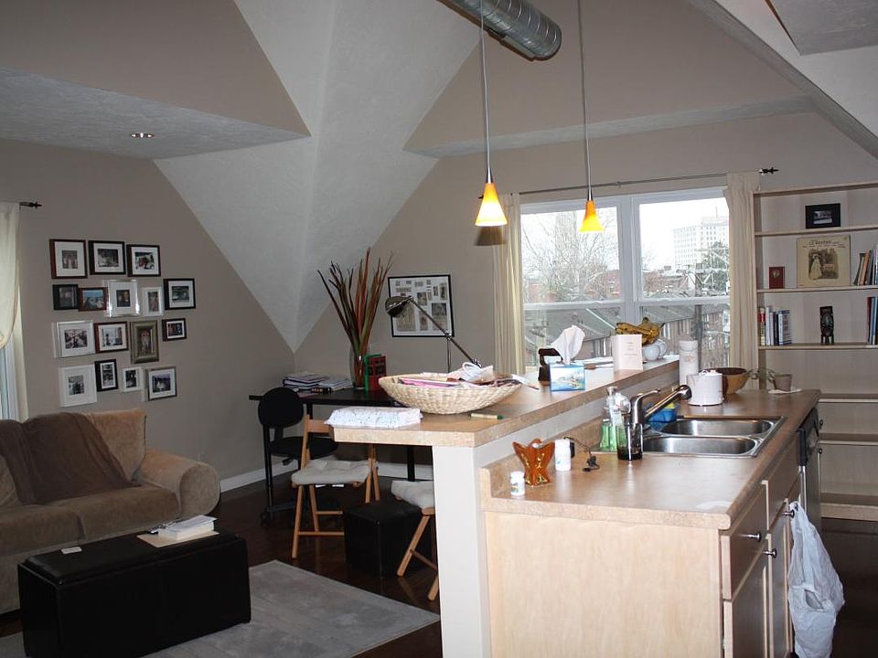 1st image of 620 College Ave APT 3