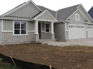 W238N5497 Fieldstone Pass Cir, Sussex, WI 53089