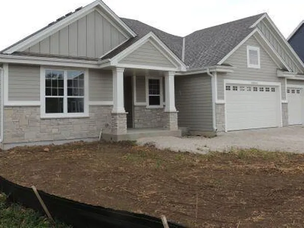 W238N5497 Fieldstone Pass CIRCLE, Sussex, WI 53089