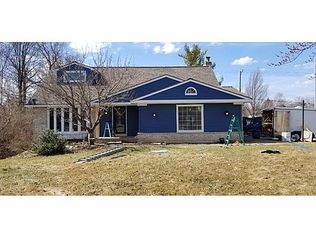 16127 Edgewood Dr, Livonia, MI 48154