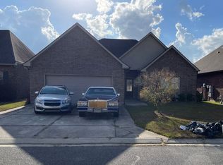 25425 Lake Providence Dr, Denham Springs, LA 70726