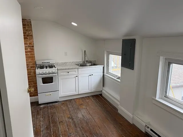 224 S Ann St #3 — Photo 3