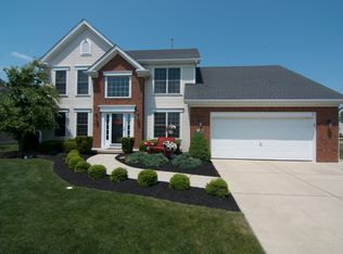 2458 Osprey Ln, Niagara Falls, NY 14304