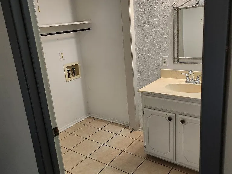 103 Parklane Dr #103 — Photo 5