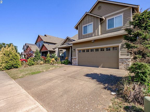 3rd image of 4927 Periwinkle Dr SE