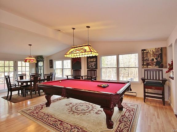 3rd image of 10 Vernon Dr