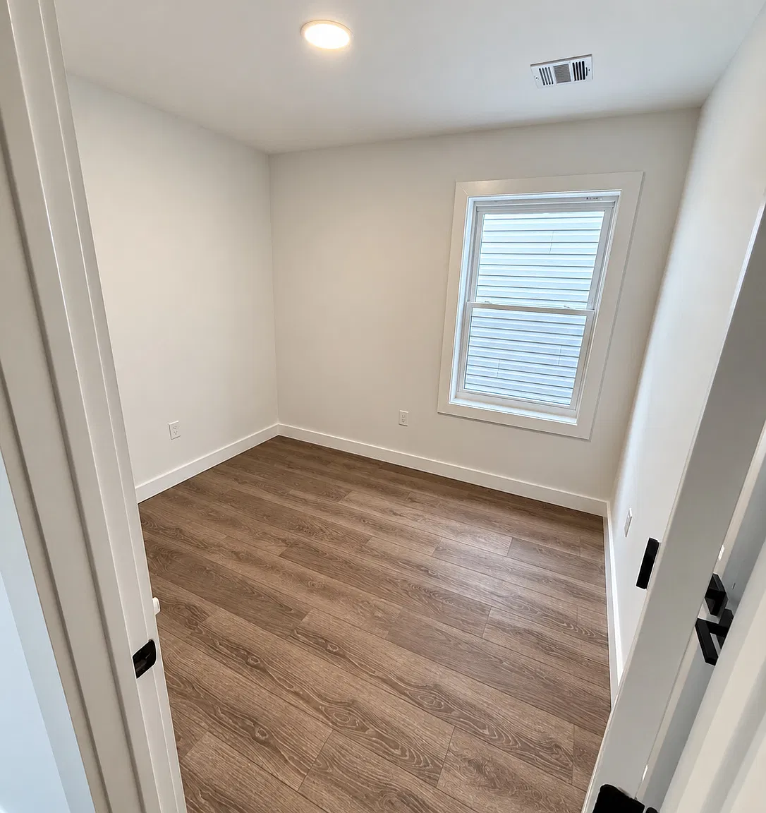 3 bed, $3,500 — Photo 3