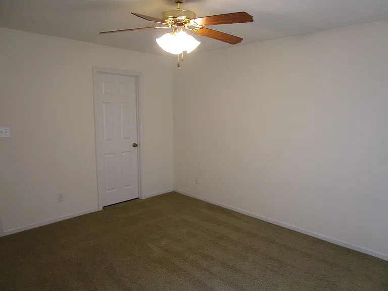 5013-5015 Betty Jean Way — Photo 8