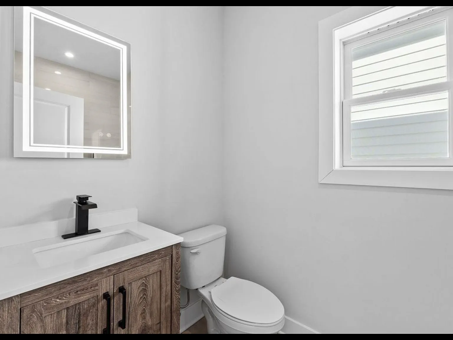 2 bed, 1027 sqft, $2,800 — Photo 2