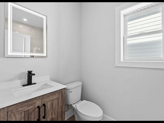 2nd image of 443 John St #1