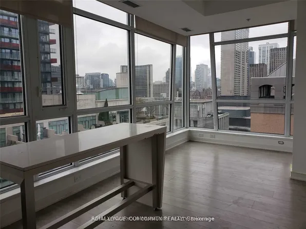 199 Richmond St W #1602, Toronto, ON M5V 0H4