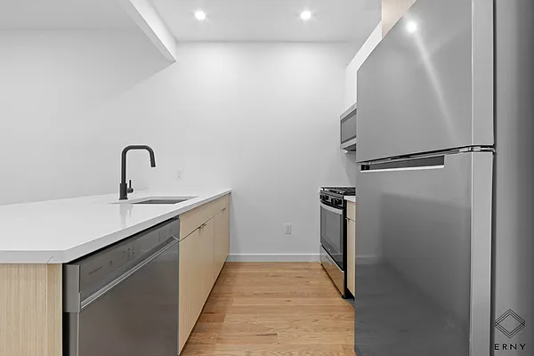 Rented by ERNY LLC | media 3