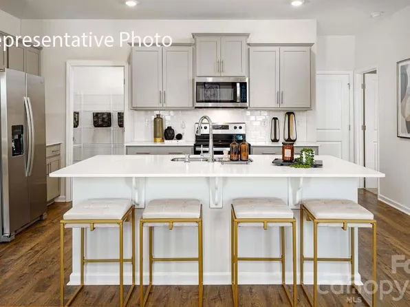 3338 Colorado Blue Ct, Gastonia, NC 28056