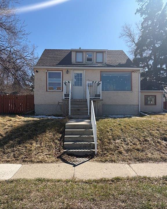 1st image of 712 N 9th Ave S