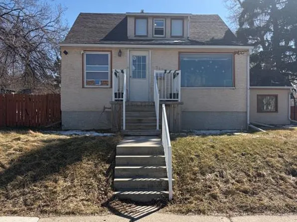 712 N 9th Ave S, Lethbridge, AB T1J 1T5