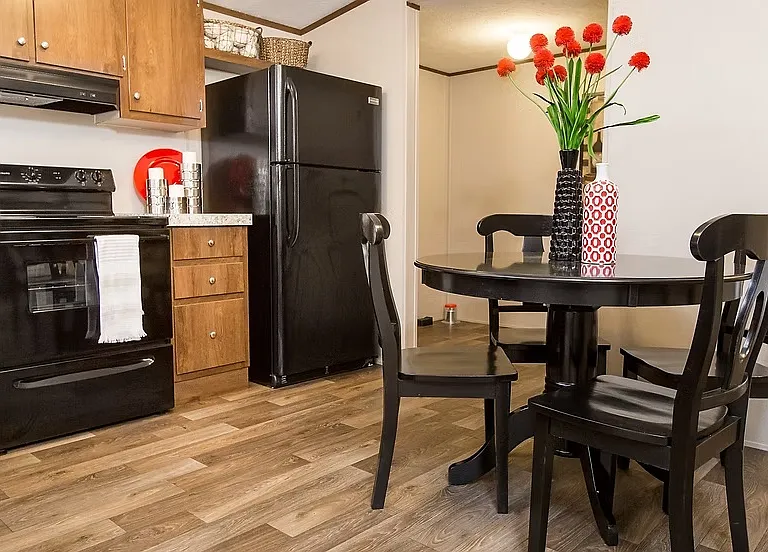 6204 Tiner Trl — Photo 4