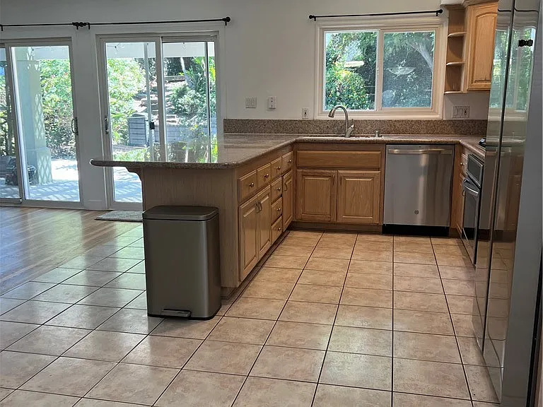 1832 Santa Rena Dr — Photo 4