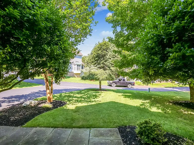 8931 Falls Farm Dr — Photo 64