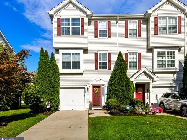 1066 Buckingham Dr, Thorofare, NJ 08086
