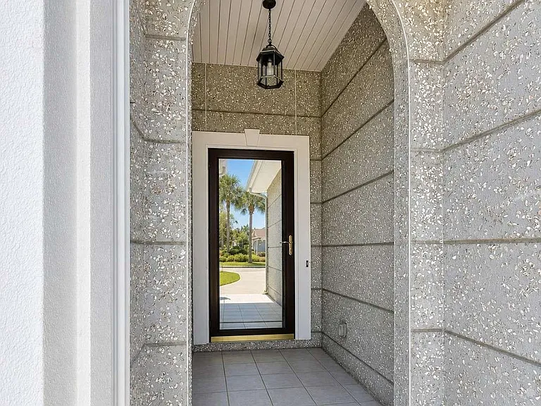 233 Austin Ryan Dr — Photo 3
