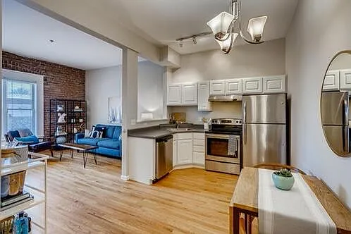1425 N Washington St #204 — Photo 2