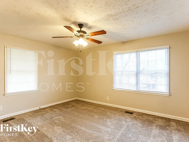 2276 Dauphine St — Photo 7