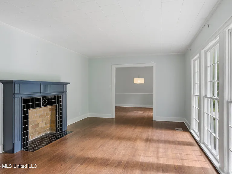 4047 Robin Dr — Photo 9