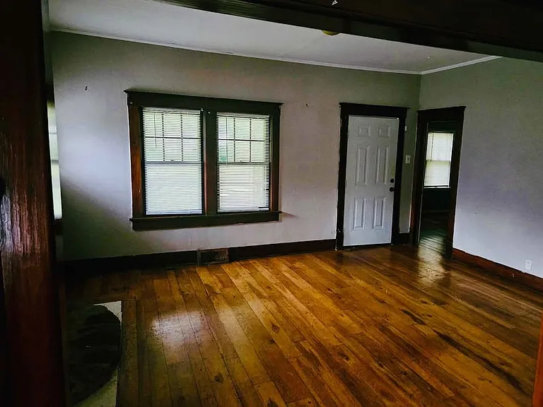1300 Chickasawba St — Photo 3