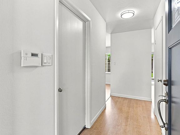 4th image of 2721 Dumbarton Ave