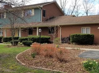 501 Honeyshade Dr, Chesterton, IN 46304