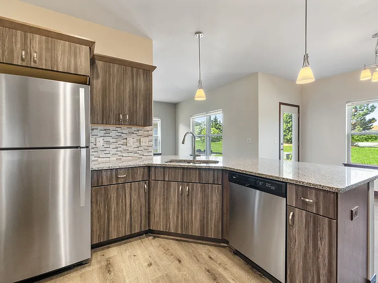 1422 Gatewood Dr — Photo 3